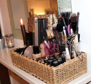 makeup storage 