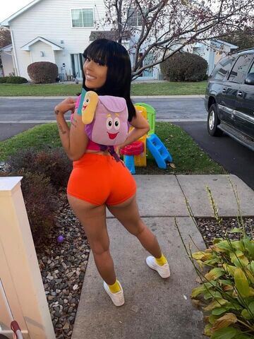 girl halloween costumes college