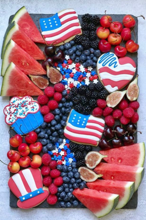 How To Make The Perfect Patriotic Charcuterie Boards